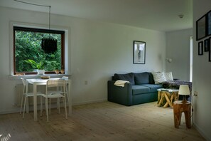 Family Apartment, 1 Bedroom (1) | 1 bedroom, individually decorated, individually furnished, desk - Feriehus Thy (Thisted)