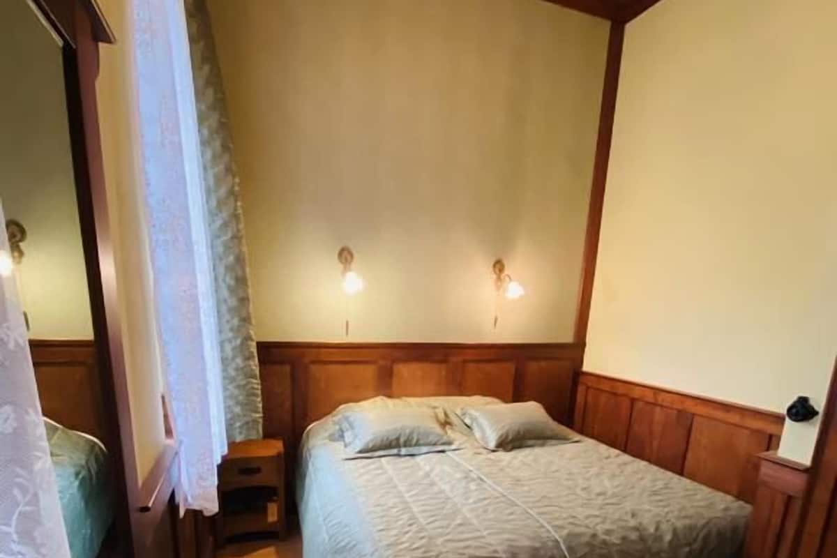 Luxury Room, Ground Floor | 1 bedroom, premium bedding, desk, laptop workspace