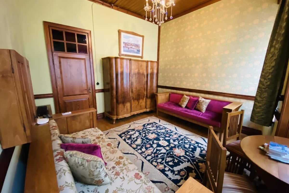 Luxury Suite, 1 Bedroom | 1 bedroom, premium bedding, desk, laptop workspace