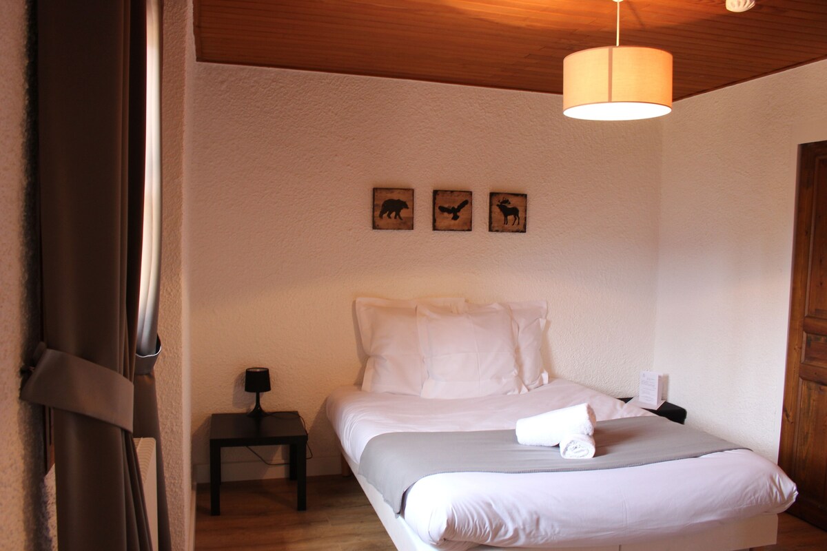 Standaard kamer, 1 twee- of 2 eenpersoonsbedden | Individueel gedecoreerd, individueel gemeubileerd, gratis babybedden