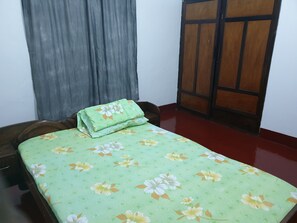 Casa | 2 quartos, ferros/tábuas de passar roupa, roupa de cama