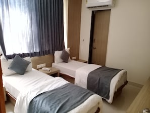 Classic Room | In-room safe, free WiFi, bed sheets, wheelchair access - Hotel Silver Palace (Himatnagar)