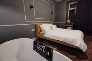 1 habitación, tabla de planchar con plancha y wifi gratis 