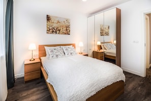 City Apartment, 2 Bedrooms | 2 bedrooms, laptop workspace, free WiFi, bed sheets - Apartment S30 (Reykjavik)