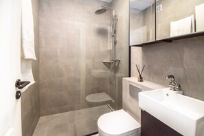 Bathroom - Apartment S30 (Reykjavik)