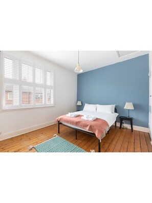 House (2 Bedrooms) | 2 bedrooms, iron/ironing board, free WiFi, bed sheets - Charming & Trendy Base for 5, nr Bishopthorpe Rd (York)