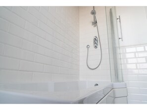 House (3 Bedrooms) | Bathroom - Elegant Townhouse in Historic Capital (Edinburgh)