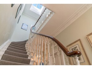 Staircase - Elegant Townhouse in Historic Capital (Edinburgh)