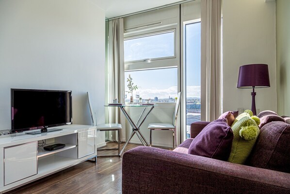 Apartment (1 Bedroom) | Living room