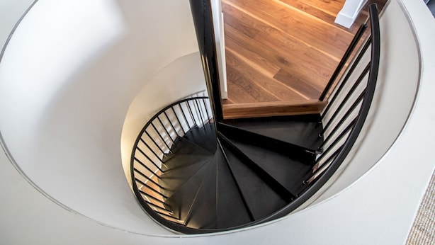 Staircase - Duplex, 1BR Apartment, Sleeps 4, Newhaven Harbour (Edinburgh)