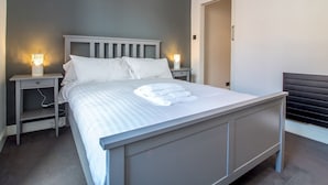 Apartment (1 Bedroom) | 1 bedroom, iron/ironing board, free WiFi, bed sheets - Duplex, 1BR Apartment, Sleeps 4, Newhaven Harbour (Edinburgh)