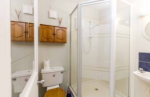 Apartamento (0 Bedroom) | Baño | Ducha y toallas