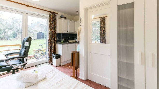 Unclassified image, 1 of 14, button - Cosy & Bright Studio With Garden Viewfree Parking (Cambridge)