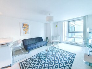 1 bedroom, iron/ironing board, free WiFi, bed sheets - Bright 1BR by Thames River (London)