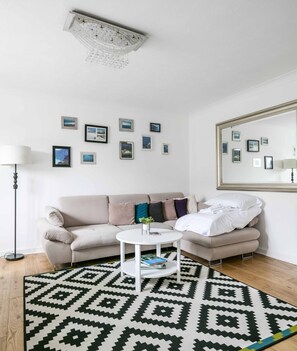 Apartment (2 Bedrooms) | Living room