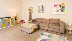 Appartement (2 Bedrooms) | Salle de séjour