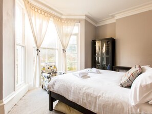 Room - Elegant 2bdr Apartment Close to the Beach in Hove (Hove)