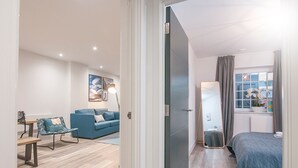 Căn hộ (1 Bedroom) | 1 phòng ngủ, bàn ủi/dụng cụ ủi quần áo 