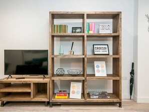 อพาร์ทเมนท์ (1 Bedroom) | 1 ห้องนอน, เตารีด/โต๊ะรีดผ้า, Wi-Fi ฟรี, ผ้าปูที่นอน