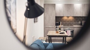 Căn hộ (1 Bedroom) | Bếp riêng | Lò nướng, máy rửa bát, dụng cụ nấu nướng/bát dĩa/dao nĩa 