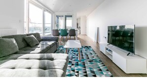 Unclassified image, 4 of 22, button - New-built Rooftop Penthouse for 7 (Cambridge)