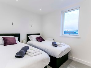 Apartment (3 Bedrooms) | 3 bedrooms, iron/ironing board, WiFi, bed sheets - New-built Rooftop Penthouse for 7 (Cambridge)
