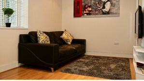 Unclassified image, 2 of 16, button - Modern & Stylish Flat in Islington - Sleeps 4 (London)
