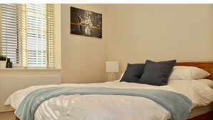 Unclassified image, 5 of 16, button - Modern & Stylish Flat in Islington - Sleeps 4 (London)