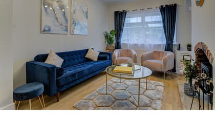 Beautiful 3BR House Cheadle Super Road Links MCR