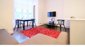 Apartment (1 Bedroom) - Spacious & Recently Renovated Flat in Paddington (London)
