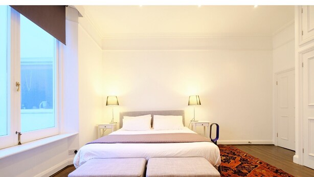 Apartment (1 Bedroom) - Spacious & Recently Renovated Flat in Paddington (London)