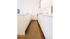 Apartment (1 Bedroom) - Spacious & Recently Renovated Flat in Paddington (London)
