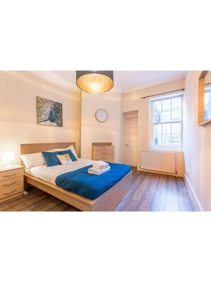 Apartment (1 Bedroom) | 1 bedroom, iron/ironing board, bed sheets - Newly Renovated Flat in Leicester Square (London)