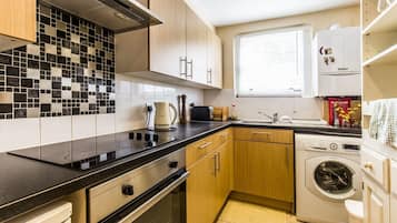 Oven, cookware/dishes/utensils