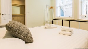 2 bedrooms, desk, iron/ironing board, WiFi - Fabulous Brand new 2bdr Flat in Central Brighton (Brighton)