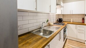 Fridge, microwave, oven, dishwasher - Fabulous Brand new 2bdr Flat in Central Brighton (Brighton)