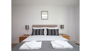 2 soverom, strykejern/-brett, wi-fi (inkludert) og sengetøy