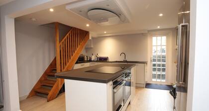 Stunning Central Oxford 3BR Home Inc. Parking