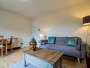 Lejlighed (2 Bedrooms) | Stue | Pejs