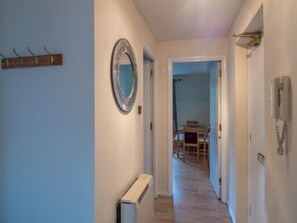 Appartement (2 Bedrooms) | 2 chambres, fer et planche à repasser, draps fournis
