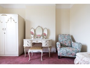 4 camere, ferro/asse da stiro, Wi-Fi gratuito, lenzuola