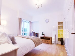 Apartment (1 Bedroom) | 1 bedroom, iron/ironing board, free WiFi, bed sheets - Brand new Modern 1bdr W/private Garden in Brighton (Brighton)