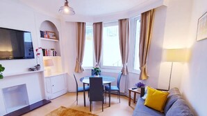 Apartment (1 Bedroom) | 1 bedroom, iron/ironing board, WiFi (free), bed sheets - Brand new Modern 1bdr W/private Garden in Brighton (Brighton)