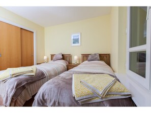 2 habitaciones, tabla de planchar con plancha y wifi gratis 