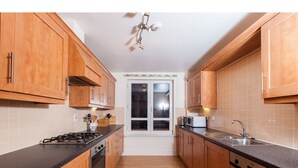 Apartment (2 Bedrooms) | Private kitchen | Microwave, oven, dishwasher, electric kettle - Spacious, Central Apartment. Free Parking (Edinburgh)