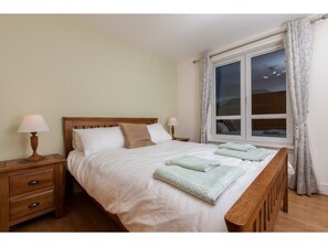 2 habitaciones, tabla de planchar con plancha y wifi gratis 