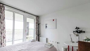 Unclassified image, 4 of 21, button - Trendy Sunlit 2BR Cambridge Home /free Parking (Cambridge)