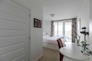 Apartment (2 Bedrooms) | 2 bedrooms, iron/ironing board, WiFi, bed sheets