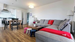 Unclassified image, 3 of 21, button - Trendy Sunlit 2BR Cambridge Home /free Parking (Cambridge)