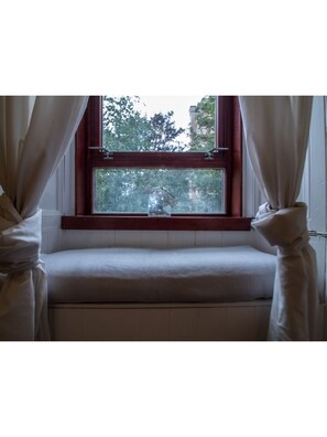 Apartment (2 Bedrooms) | 2 bedrooms, iron/ironing board, bed sheets - Spacious 2 Bedroom, Dumbarton Road, Free Parking (Glasgow)